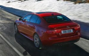 jaguar-xe-awd-2017-1