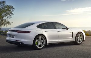 porsche_panamera_e-hibrid-2016-02