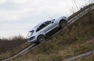 2015-porsche-macan-2-0-03