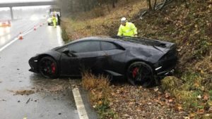 jedva_se_spasio_igrac_leicestera_unistio_skupi_lamborghini_100457_214963_big