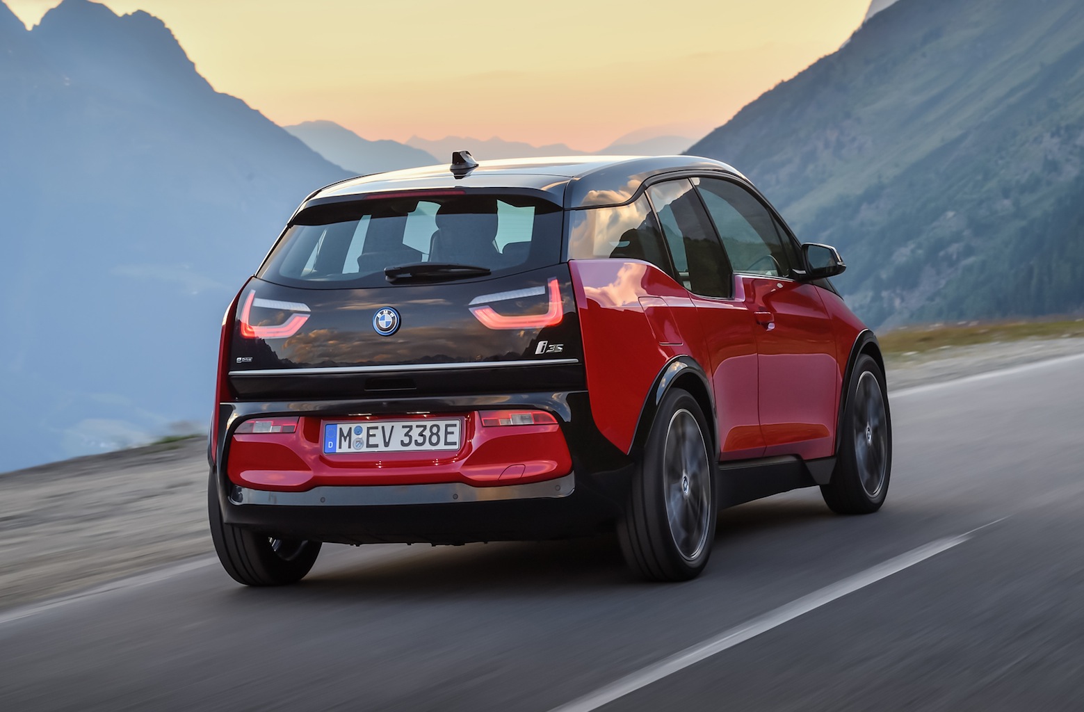 BMW i3 s è diventata anche divertente da guidare