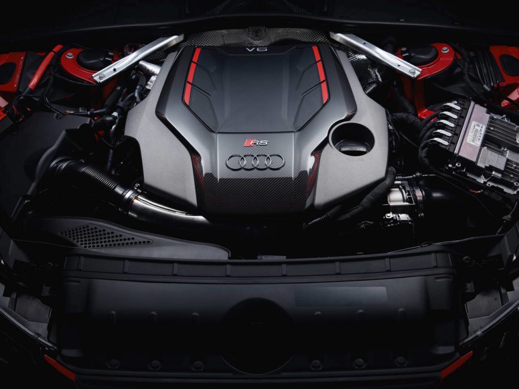 Audi RS4 comparto motore