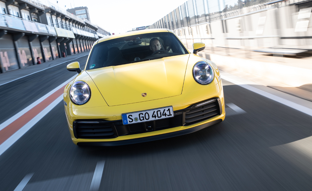 Porsche 911: nel 2020 torna il cambio manuale