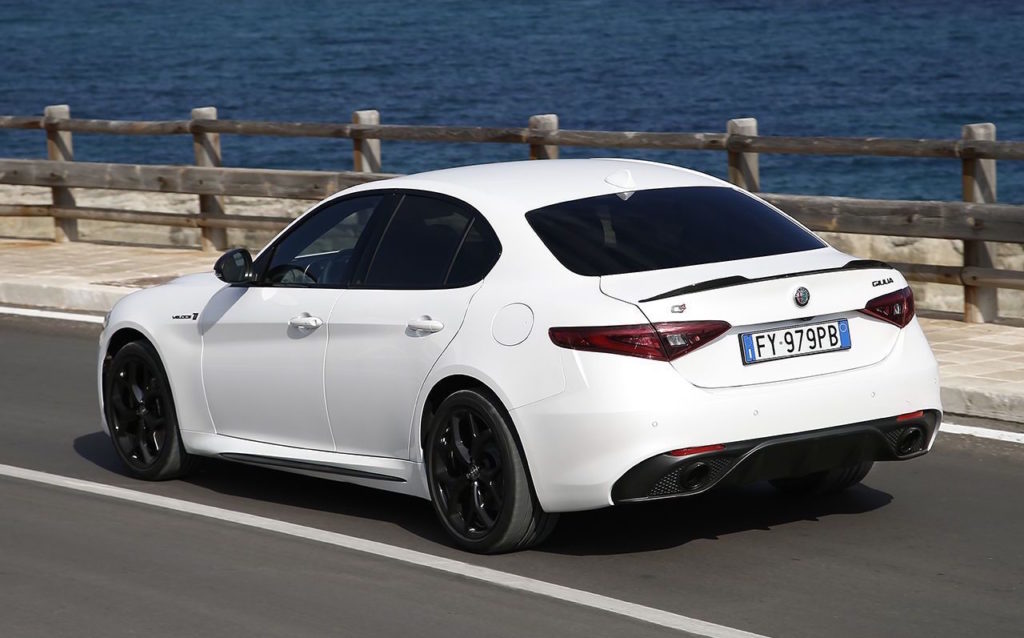 Alfa Romeo Giulia 2.0 Turbo Veloce TI: la prova su strada