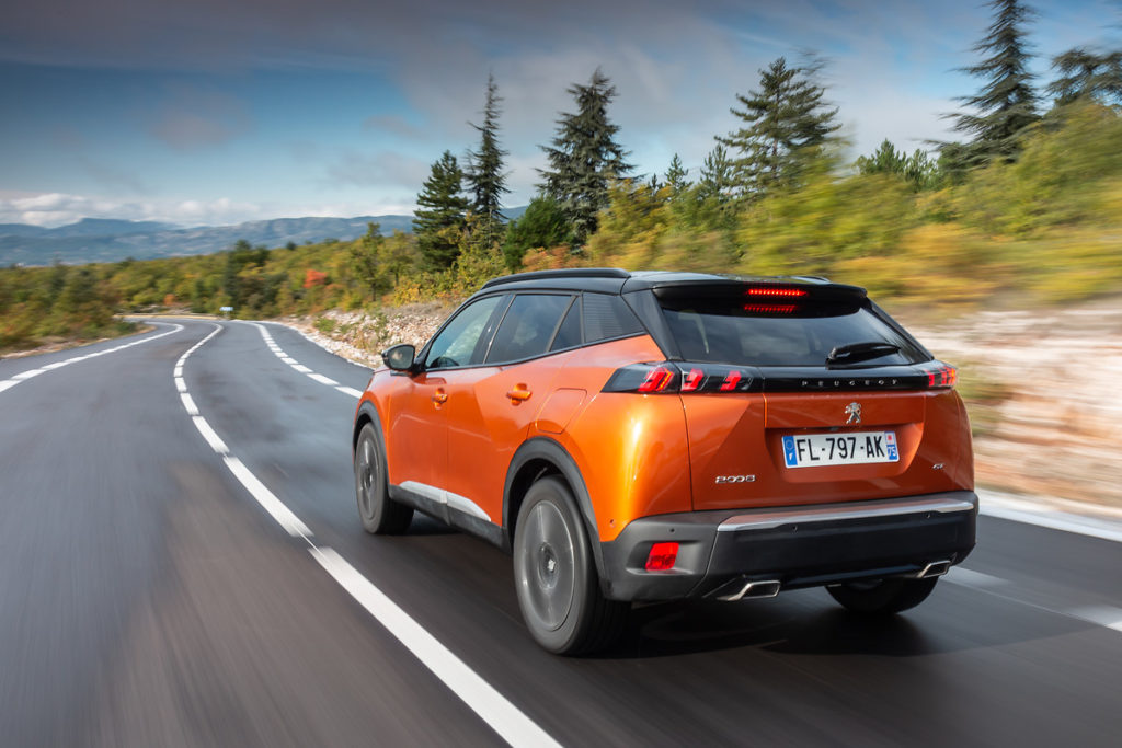 Peugeot 2008 Turbo GT: Test Drive del crossover con spazio e grinta