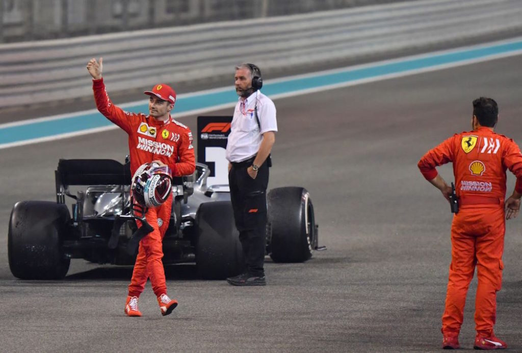 Charles Leclerc saluta, GP Abu Dhabi, Yas Marina, 2019