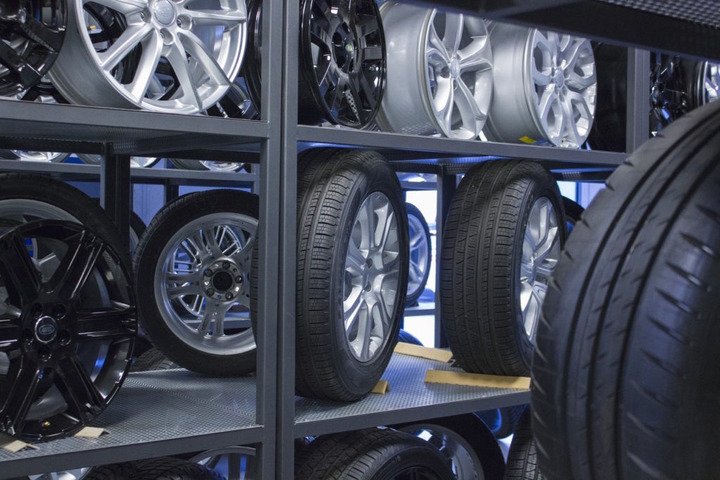 Scaffali per pneumatici: scegli la qualità dei prodotti Ractem