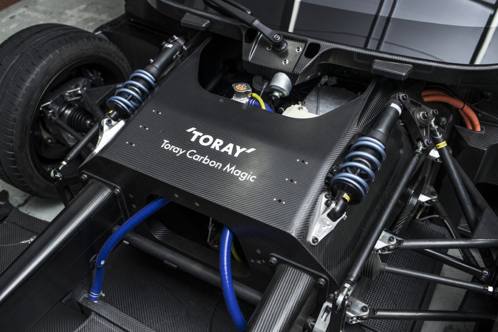 Nissan Leaf NISMO RC con due motori elettrici e-motor, supporti in carbonio, trazione integrale All-Wheel Drive