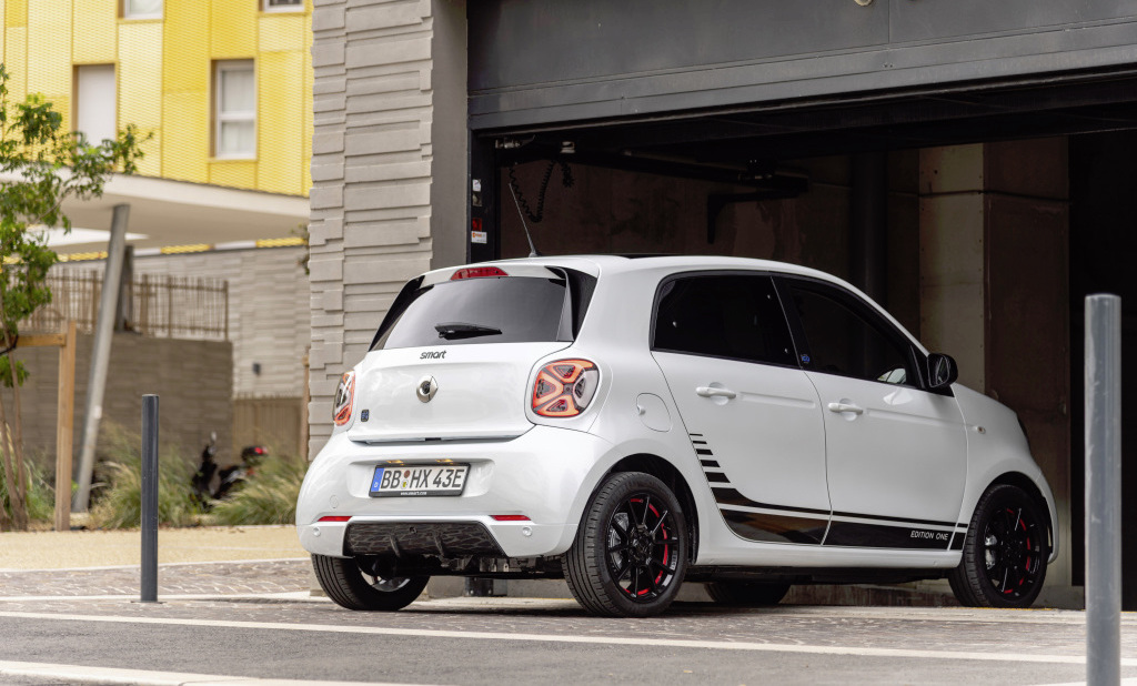 Smart EQ Fortwo e Forfour: nuovo look ma solo elettrico