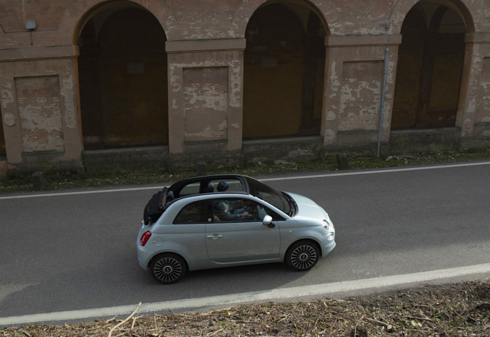 Fiat 500C 1.0 Hybrid: piccola rivoluzionaria