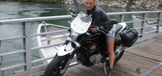 Husqvarna Nuda Test Drive MotorAge.it con modella, 2012, Ponte delle Barche