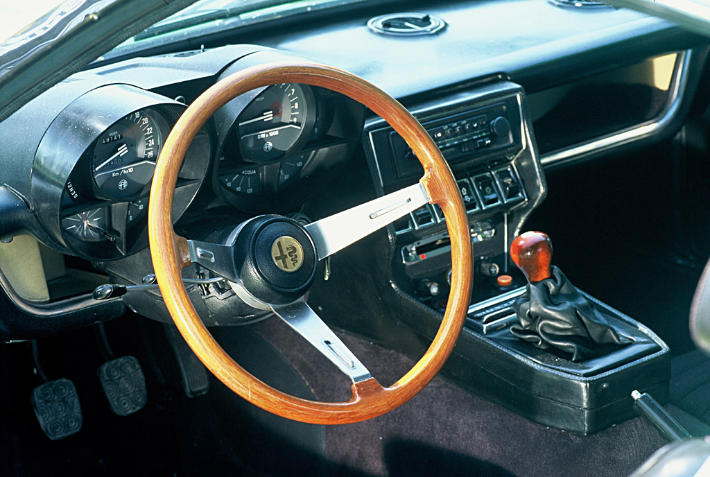 Alfa Romeo Montreal: complimenti per i 50 anni