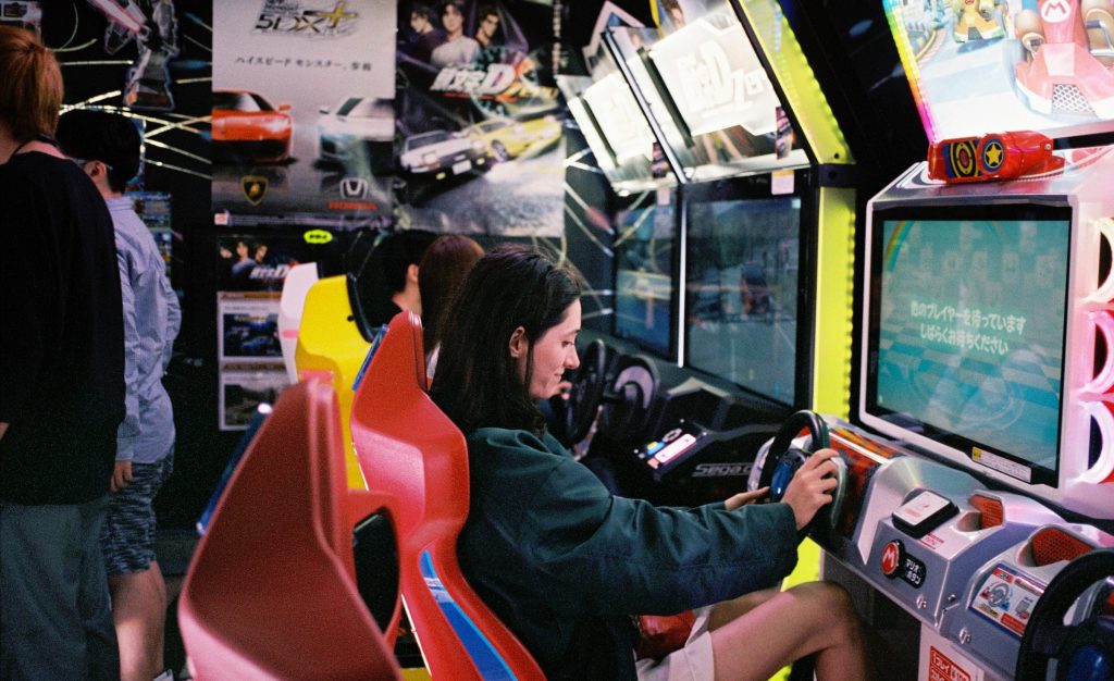 Giochi e simulatori di guida: dal Commodore ai moderni eSport