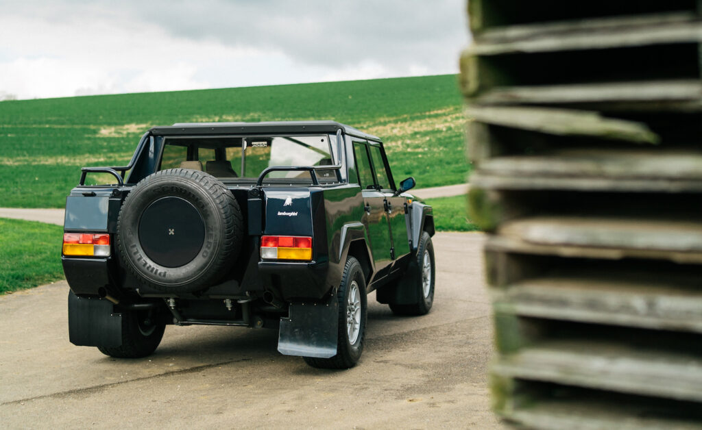 Lamborghini LM002: ora è meglio di quello nuovo