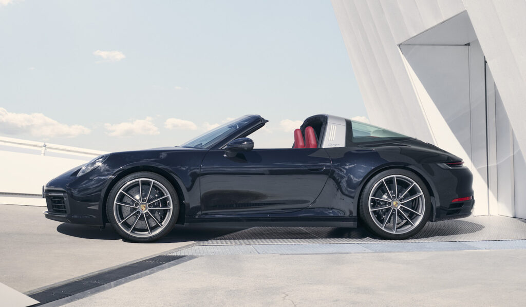 Nuova Porsche 911 Targa: fedele a una bella tradizione