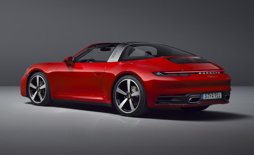 Nuova Porsche 911 Targa: fedele a una bella tradizione