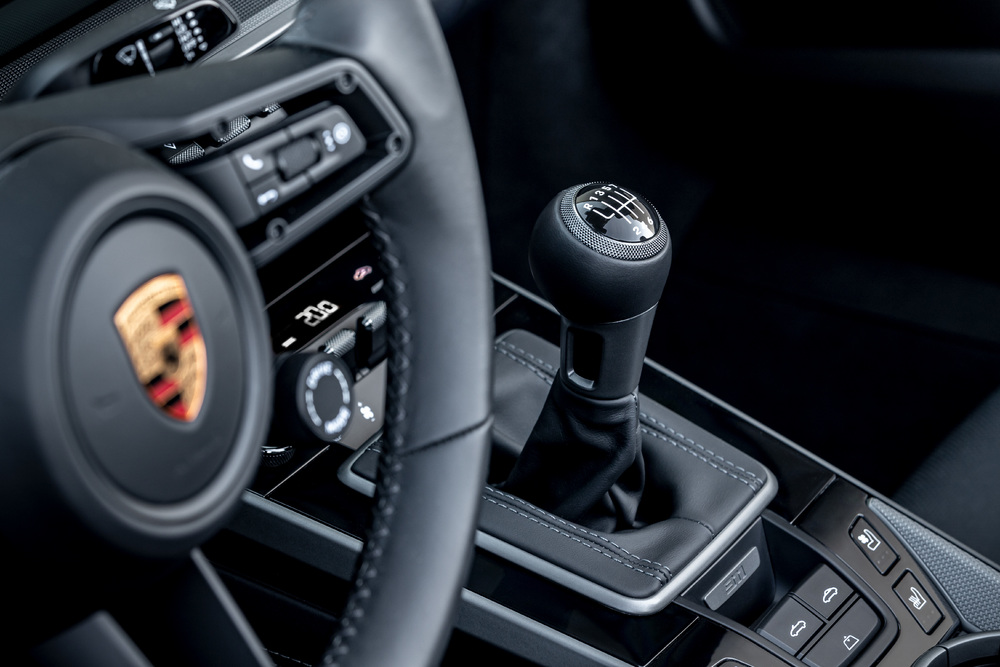 Porsche 911: torna il cambio manuale