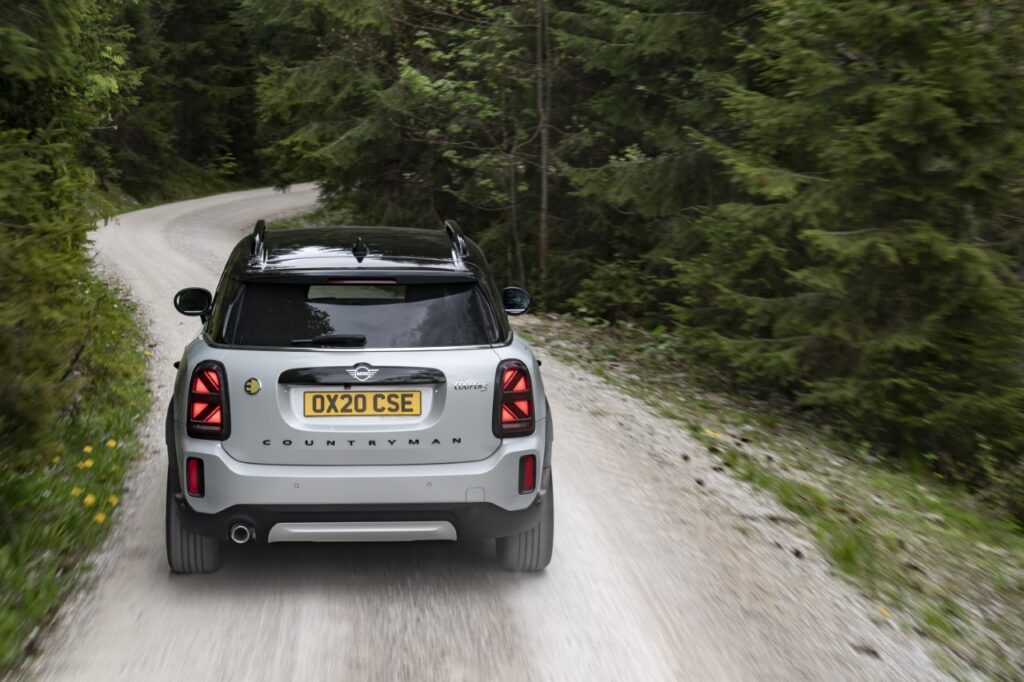 Mini Countryman 2121: rinnovata e ibrida plug-in