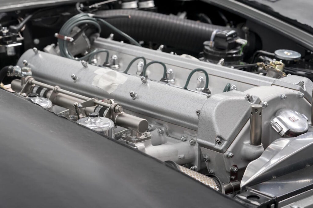 Motore sei cilindri 4.0 litri della nuova produzione Aston Martin DB5 Continuation, 06/2020