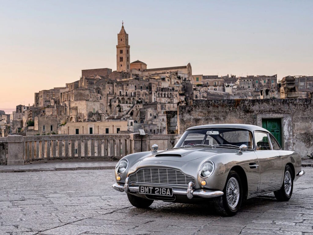 Aston Martin DB5 a Matera nelle riprese del film No Time to Die