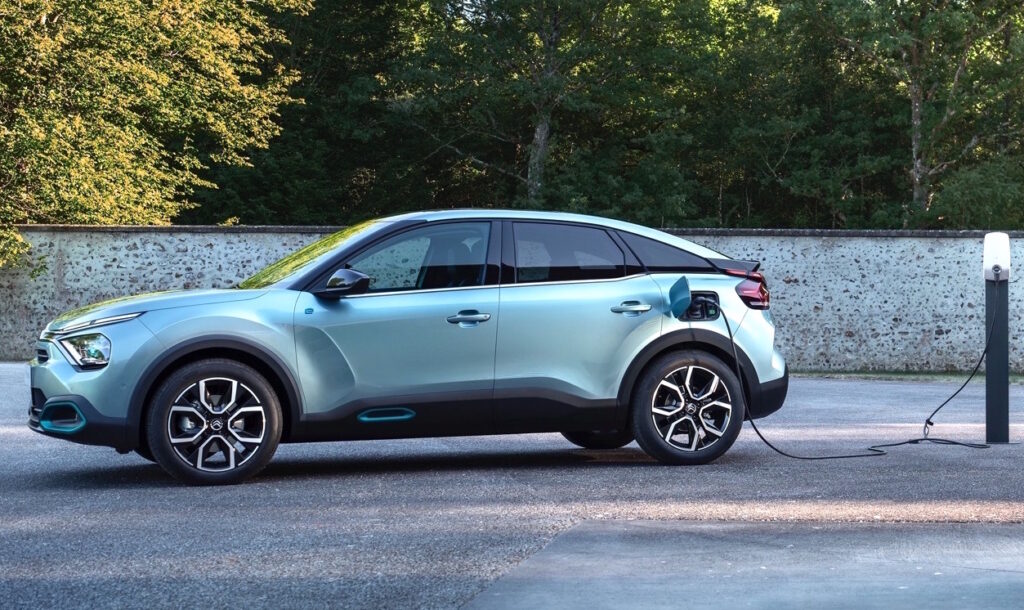 Citroen C4 propone anche una motorizzazione elettrica