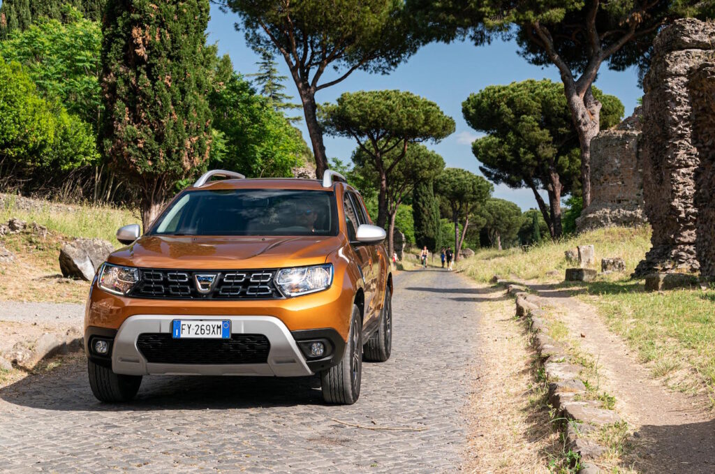 Dacia Duster TCe 100 ECO-G: il crossover low cost a tutto gas