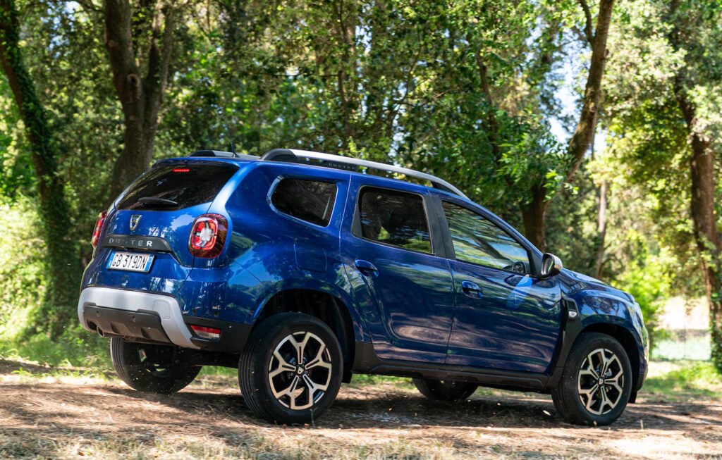 Dacia Duster TCe 100 ECO-G: il crossover low cost a tutto gas