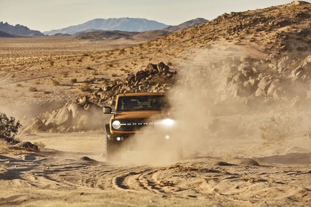 Ford Bronco 2021 running in desert