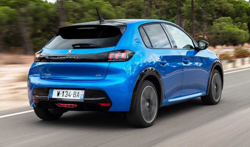 Peugeot e-208: uno scatto e sei già nel futuro