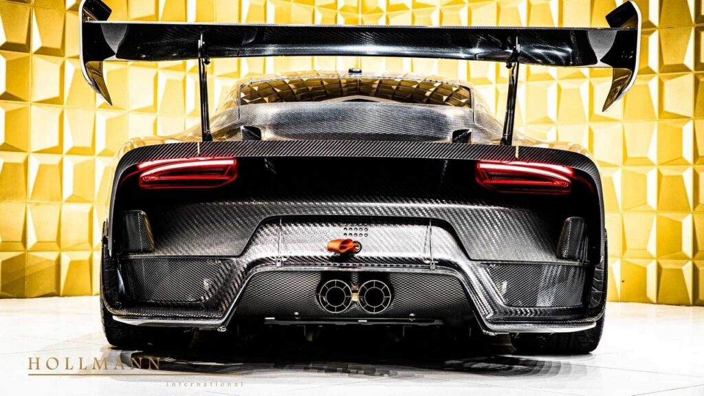 Porsche 935 full carbon: in vendita a un prezzo da record