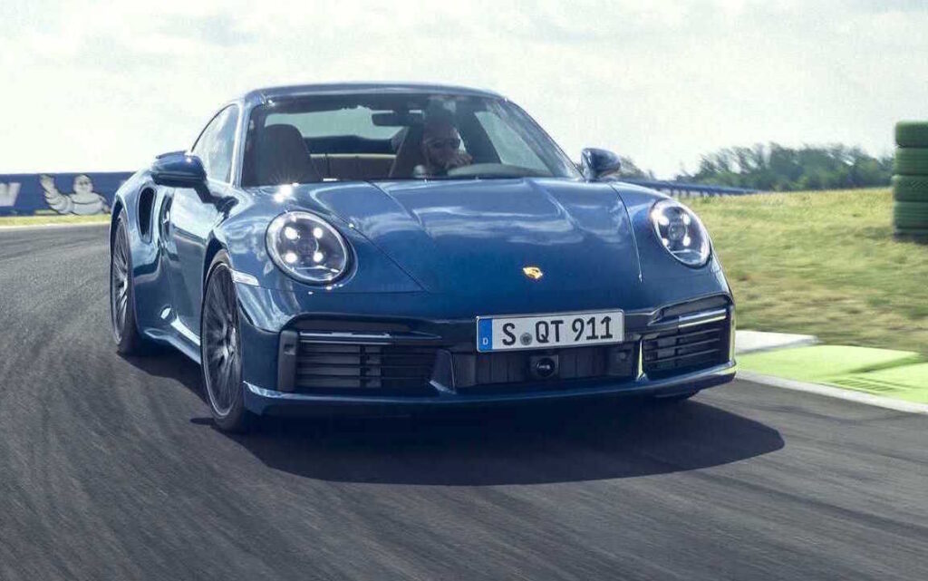 Porsche 911 Turbo: un termine di paragone da 45 anni