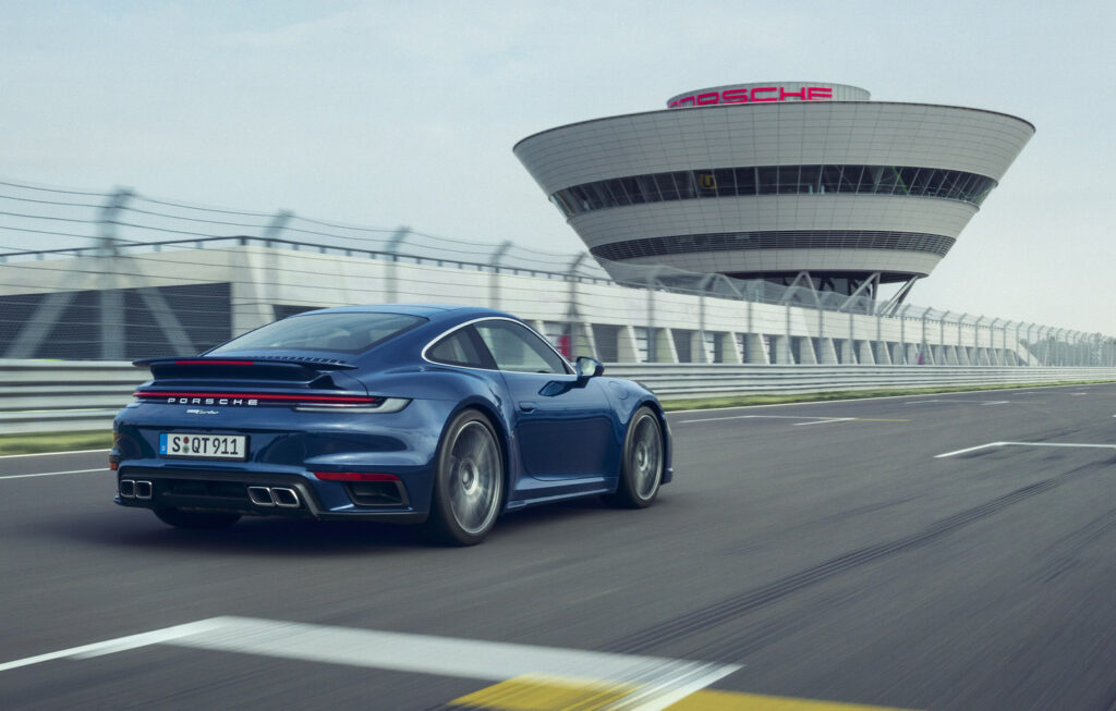 Porsche 911 Turbo: un termine di paragone da 45 anni