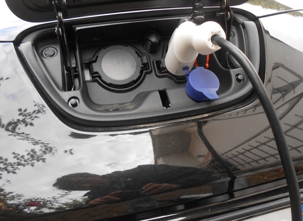Ricarica auto elettrificata