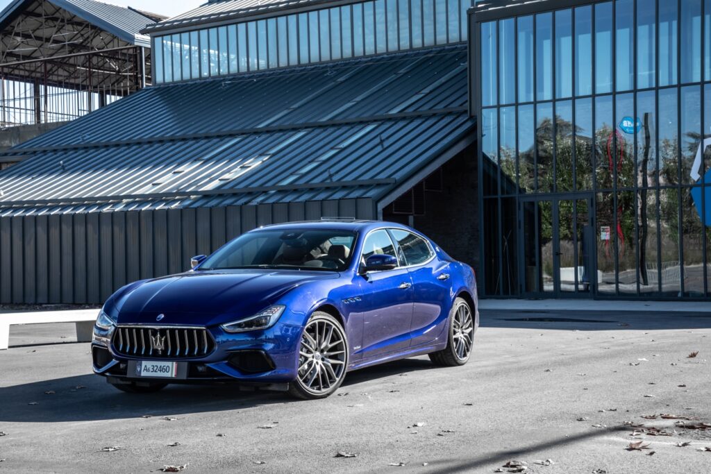 Maserati Ghibli Hybrid: tridente elettrizzante da 330 CV