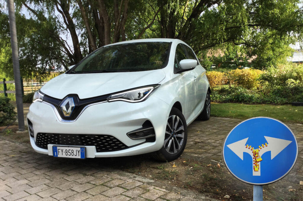 Renault Zoe Intens R135: gioca la carta dell’alta qualità