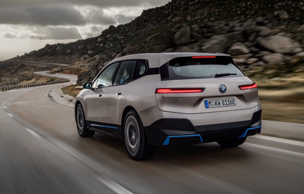 BMW iX: il Suv elettrico con 600km di autonomia