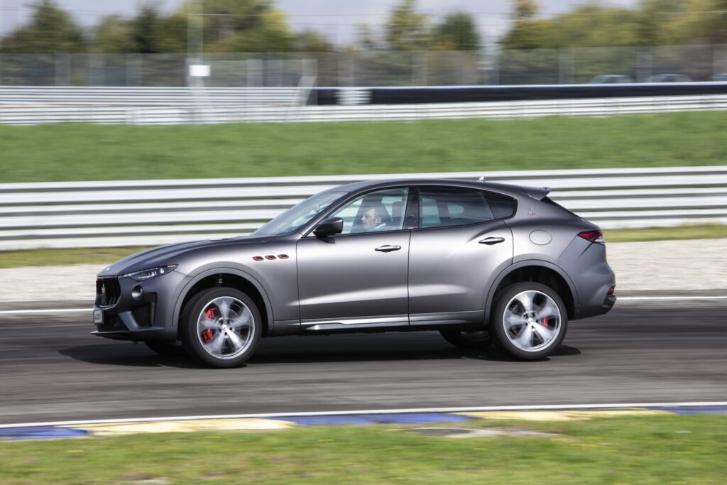 La Maserati Levante Trofeo è la vettura che più ci ha impressionato favorevolmente per la maneggevolezza