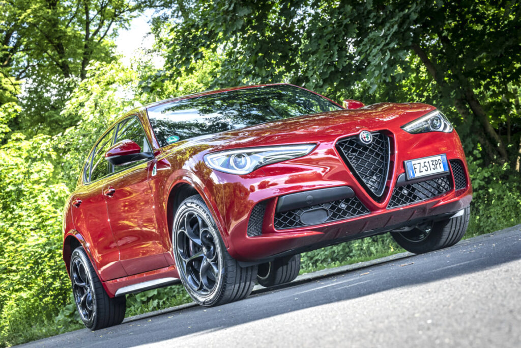 Alfa Romeo Stelvio Quadrifoglio: test su strada del suv dalle grandi performance