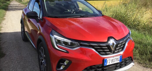 Renault Captur TCe 130 Intens EDC: tutta nuova tranne il nome