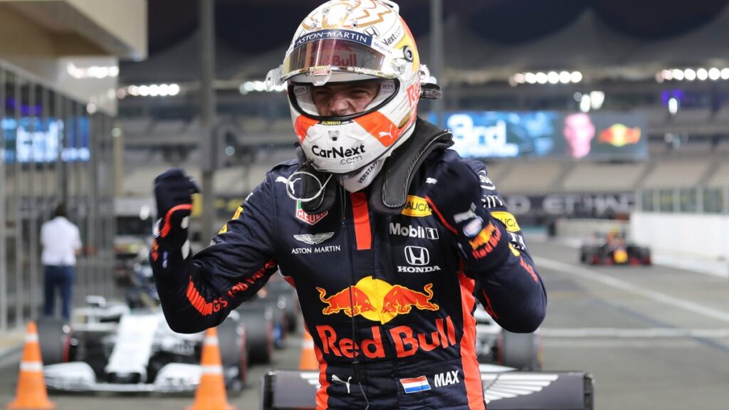 GP di Abu Dhabi: Verstappen vince e le Ferrari doppiate