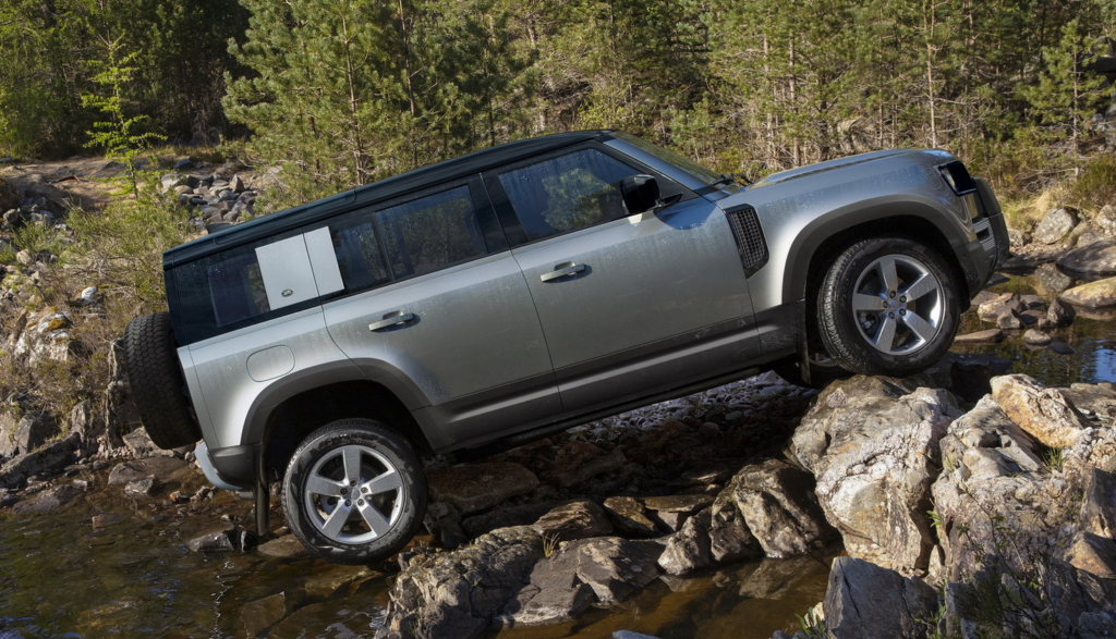 Land Rover Defender: leggendaria e pluripremiata