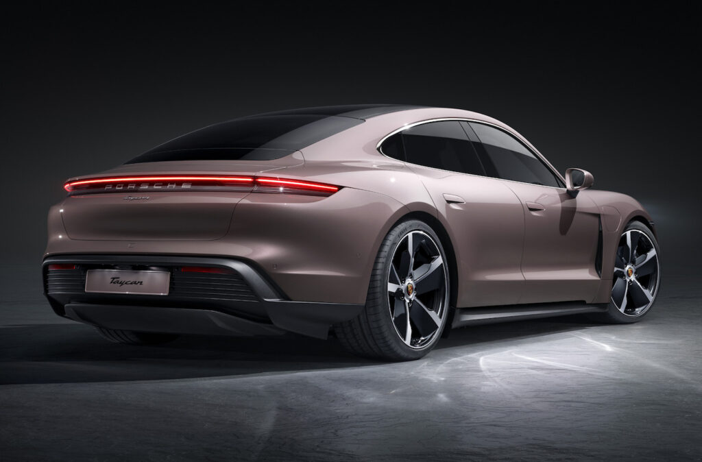 Porsche Taycan: trazione posteriore elettrizzante