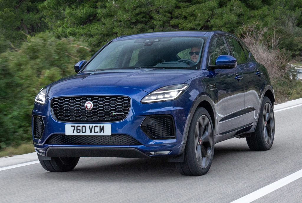 Jaguar E-Pace 2021: ibrido leggero oppure plug-in