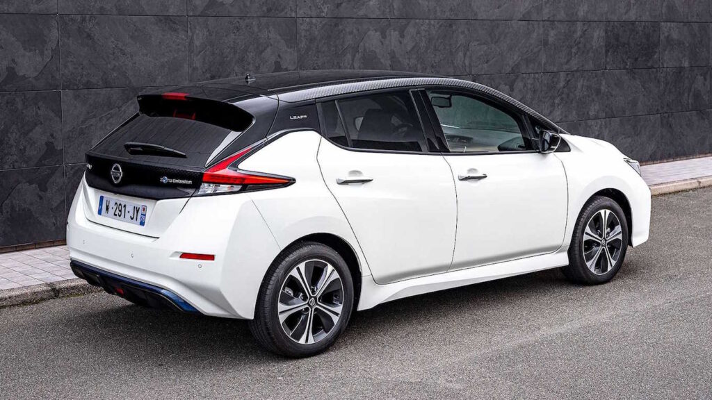 Nissan LEAF10: per celebrare 10 anni di successi