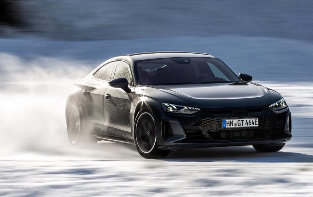 Audi e-tron GT costituisce l’apice dell’evoluzione sostenibile della sportività dei quattro anelli
