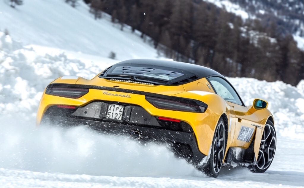 Test sulla neve per la Maserati MC20