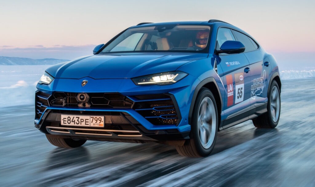 La Lamborghini Urus adotta un motore V8 biturbo da 4,0 litri erogante 650 CV