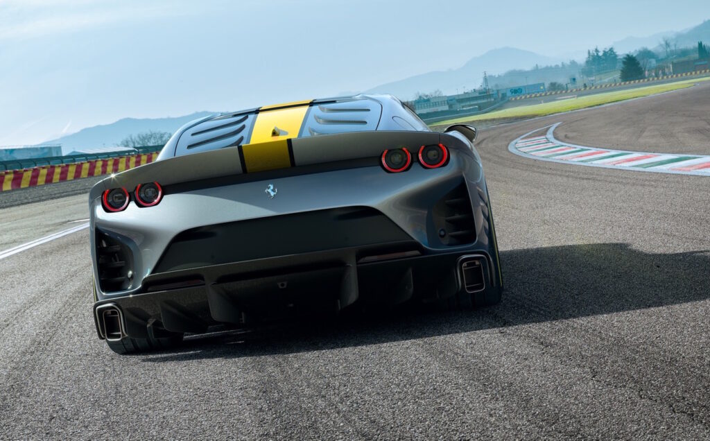 Le migliorie più rilevanti sulla Ferrari 812 riguardano distribuzione e teste cilindri