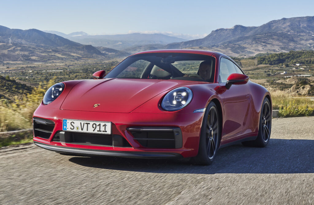 Il flat-six turbo da tre litri della nuova Porsche 911 GTS eroga 480 CV
