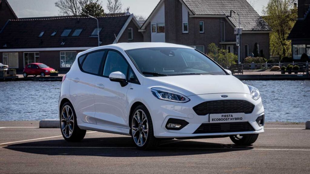 La rinnovata Ford Fiesta è proposta in una gamma a tre e a cinque porte